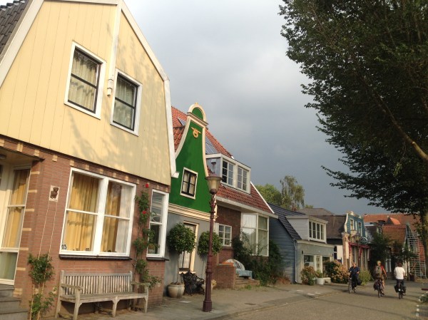 Nieuwendammerdijk. Amsterdam-Noord