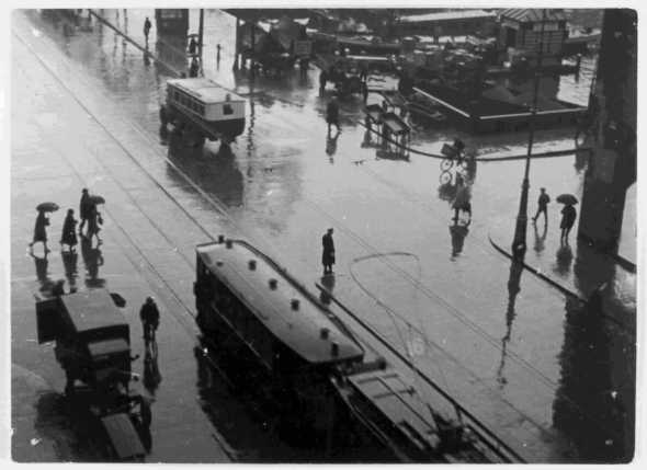 Stillfoto uit Regen, Joris Ivens (1929), maker onbekend, collectie Eye.