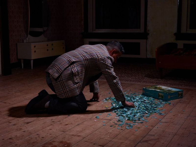 Annabel Oosteweeghel, foto voor tentoonstelling en publicatie Insomnia, Museum De Fundatie